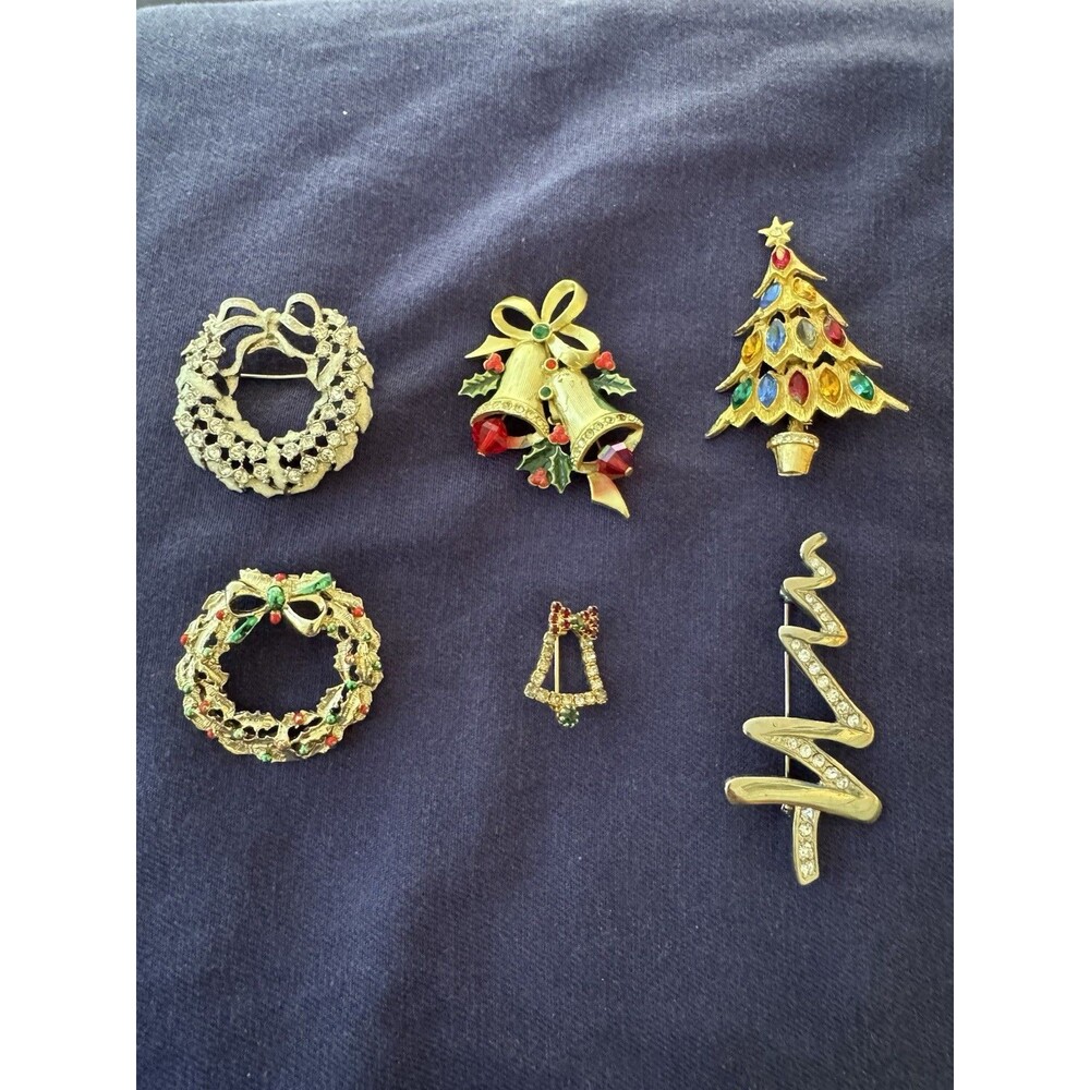 Set 6 Vintage Christmas brooch Gold / Silver Tones Faux Gems Costume Wreath Tree - Picture 1 of 13